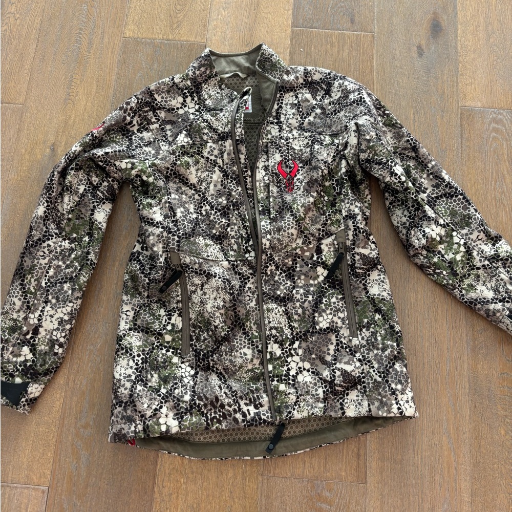 Badlands Calor Camo Green Hunting Jacket Size S Softshell $229 Full Zip